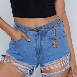 Nasty Gal Gold Lion Chain Belt